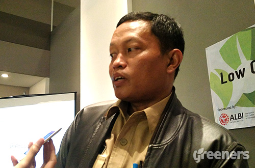 Kepala Dinas Kebersihan DKI Jakarta Isnawa Adji. Foto: greeners.co/Danny Kosasih