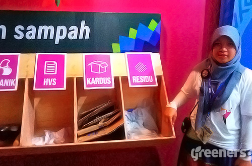 Koordinator tim riset sampah Less Waste More Jazz, Suci Fitriana. Foto: greeners.co/Teuku Wildan