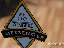 Berbisnis_Sekaligus_Mengampanyekan_Perbaikan_Infrastruktur_Jalan_Raya_03