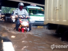 Hujan_Seharian_49_Titik_Genangan_Air_Rendam_Jalan_Jakarta_02