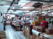 Pasar_Santa_Ketika_Kreatifitas_Muda_Merambah_Pasar_Tradisional_02