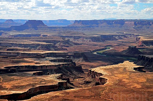 Salah satu pemandangan di Taman Nasional Canyonlands. Foto: Tafline Laylin/inhabitat.com