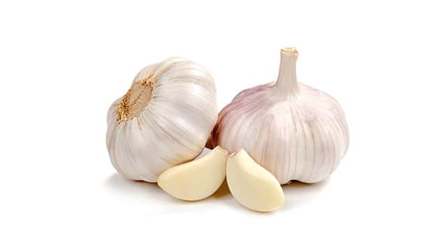 7 Obat Rumahan untuk Sakit Gusi bawang putih