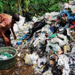 Dioksin Bakaran Sampah Plastik Mengontaminasi Telur di Jawa Timur