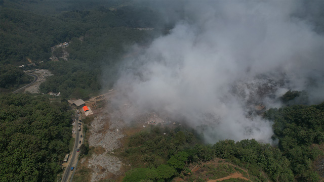 Kebakaran TPA Sarimurti. Foto: Irsyan Muzaki Fadhilah