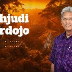 Wahjudi Wardojo meraih anugerah sebagai Doktor Kehormatan (Honoris Causa) dari Universitas Gajah Mada (UGM). Foto: Greeners