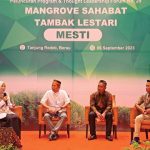 Pemerintah Kabupaten Berau dan Yayasan Konservasi Alam Nusantara (YKAN) meluncurkan Program Mangrove Sahabat Tambak Lestari (MESTI). Foto: YKAN