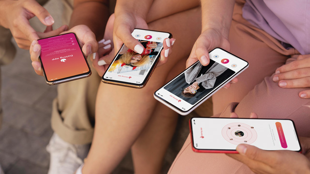 ilustrasi literasi digital dalam bermedia sosial. Foto: Freepik