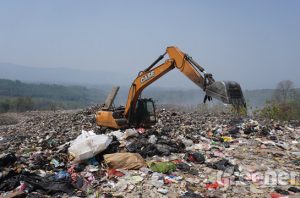 Sebanyak 580 warga terkena ISPA imbas kebakaran TPA Sarimukti. Foto: Dini Jembar Wardani