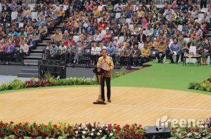 Jokowi memperingatkan perusahaan tambang untuk melakukan rehabilitasi lahan di area bekas tambang. Foto: Stanly Pondaag