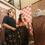 LTKL mengenalkan ekonomi lestari dari produk eco fashion dan produk lokal berbasis alam. Foto: LTKL