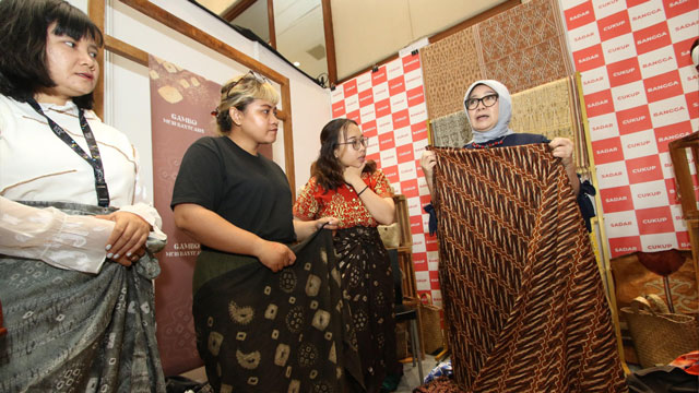 LTKL mengenalkan ekonomi lestari dari produk eco fashion dan produk lokal berbasis alam. Foto: LTKL