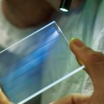 Microsoft memperkenalkan update terbaru untuk proyek penelitiannya, yakni Project Silica. Foto: YouTube Microsoft