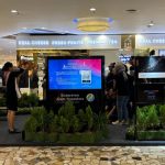 menggelar pameran foto terbaik dari Indonesia dalam kontes foto global. Foto: YKAN