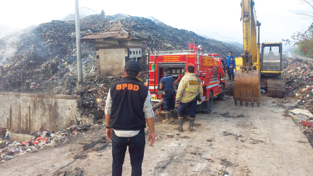 TPA Jalupang terbakar. Foto: BNPB