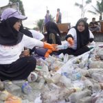 Lembaga zakat ikut andil mengelola sampah. Foto: Dompet Dhuafa