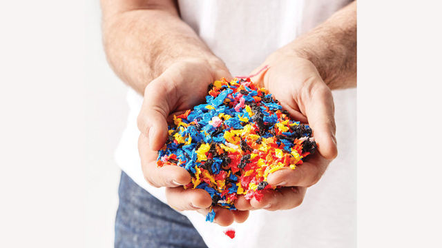 Derlot meluncurkan bangku "Stump" yang 80% terbuat dari plastik daur ulang. Foto: Dezeen