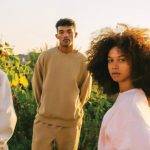 Champion meluncurkan sweter berbahan ramah lingkungan. Foto: Yanko Design