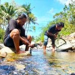 Kualitas air di sejumlah sungai Trenggalek, Jawa Timur terbukti masih bersih dan alami. Foto: Ecoton
