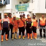 DLH DKI Jakarta mengerahkan 1.680 petugas kebersihan untuk menjaga kebersihan Jakarta pada perayaan Natal 2023. Foto: DLH DKI Jakarta