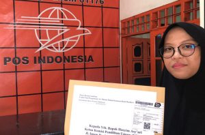 River Warrior Indonesia kirim surat usulan menghentikan penggunaan botol plastik sekali pakai kepada KPU. Foto: River Warrior Indonesia