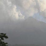 Gunung Api Lewotobi Laki-Laki di Flores Timur naik status ke level siaga. Foto: BPBD Flores Timur