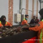 Pemprov DKI akan membangun TPS 3R di setiap kecamatan. Foto: Dini Jembar Wardani