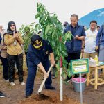 Hari Lahan Basah Sedunia, KLHK melaksanakan penanaman pohon serentak. Foto: KLHK