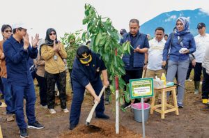 Hari Lahan Basah Sedunia, KLHK melaksanakan penanaman pohon serentak. Foto: KLHK