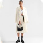 Prada meluncurkan koleksi hand bag daur ulang. Foto: The Wellness Feed