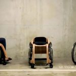 Desainer Prancis. Paul de Livron, menciptakan kursi roda kayu ramah lingkungan. Foto: Yanko Design