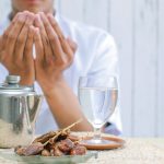 Tips nyaman berpuasa bagi penderita asam lambung. Foto: Freepik