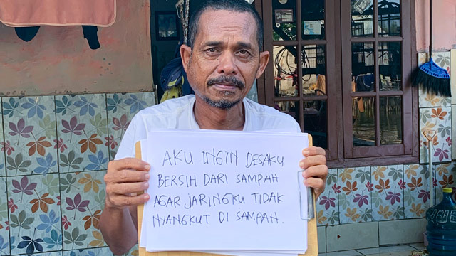 Warga Muara Gembong meminta agar kawasan desa bisa terbebas dari sampah plastik. Foto: Seascape