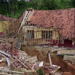 Puluhan rumah warga terdampak pergerakan tanah di Bandung. Foto: BNPB