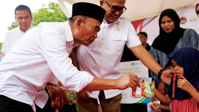 Menko PMK Muhadjir Effendy minta Pemerintah Provinsi Aceh lebih bekerja keras untuk menurunkan stunting. Foto: Kemenko PMK