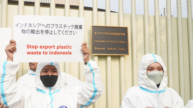 Ecoton mendesak pemerintah Jepang untuk menghentikan pengiriman sampah plastik ke Indonesia. Foto: Ecoton