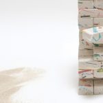 Desainer asal Jepang Shoma Furui dan Kem Kobayashi menciptakan Debris, permainan balok susun dari daur ulang sampah plastik di laut. Foto: Yanko Design