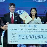Koordinator Youth Sanitation Concern (YSC), Iffah Rachmi menerima penghargaan Kyoto World Water Grand Prize 2024. Foto: Media Center World Water Forum