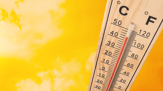 BMKG menyatakan suhu udara gerah di Indonesia akibat dari peralihan musim hujan ke musim kemarau. Foto: Freepik