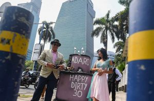 Analisis Dirty 30 oleh Toxic Bond Initiative menempatkan Adaro Energy Indonesia sebagai salah satu penerbit obligasi terkotor sedunia. Foto: Greenpeace Indonesia