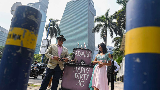 Analisis Dirty 30 oleh Toxic Bond Initiative menempatkan Adaro Energy Indonesia sebagai salah satu penerbit obligasi terkotor sedunia. Foto: Greenpeace Indonesia