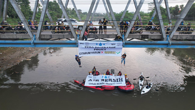 Walhi menilai Program Citarum Harum gagal. Foto: Walhi Jabar