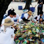 Sebanyak lima perusahaan terbukti menjadi polutan sachet terbanyak. Foto: AZWI
