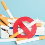 Ada banyak bahaya merokok bagi kesehatan remaja. Foto: Freepik