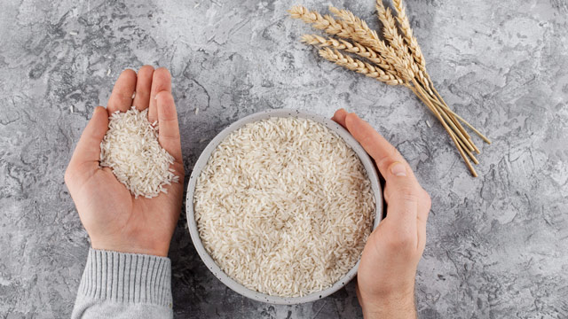 Ada banyak manfaat beras organik bagi kesehatan tubuh. Foto: Freepik
