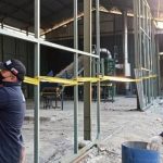 KLHK menghentikan kegiatan operasional tiga perusahaan yang terindikasi mencemari udara. Foto: Ditjen Gakkum KLHK