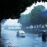 Kepala BMKG Dwikorita Karnawati mengatakan fenomena hujan deras di musim kemarau bukanlah anomali iklim. Foto: Shutterstock