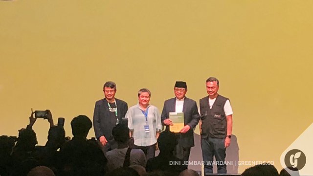 FPCI menyerahkan rekomendasi kebijakan perubahan iklim kepada Prabowo Subianto. Foto: Dini Jembar Wardani