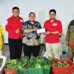 Sedekah sayur segar tanpa plastik sekali pakai. Foto: Gita Pertiwi