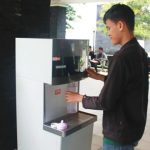 Refill air minum gratis. Foto: UGM